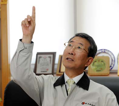 “100년 장수기업 만들어줄 유능한 장수(將帥) 어디 없나요”