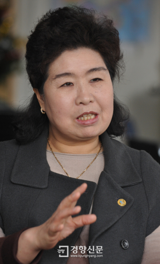 [경향포토]김숙자회장