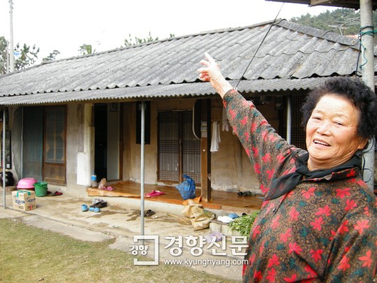 슬레이트 집서 50년 산 김 할머니 “겁나게 정이 들어부렀는데 이번이 마지막 겨울이네”