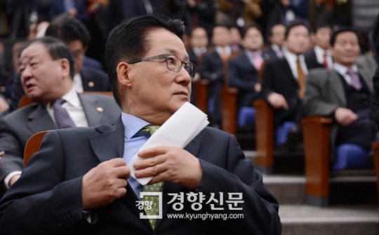 [경향포토]원내대표직 사퇴 선언한 박지원