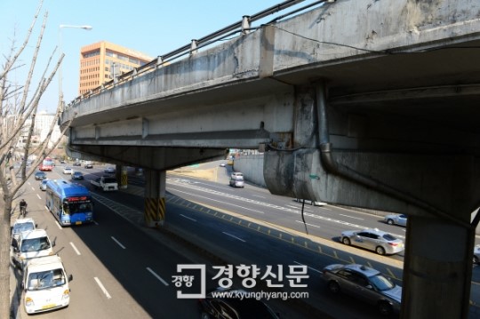 [경향포토]아현고가도로 단계적으로 철거