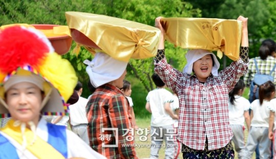 [경향포토]새참