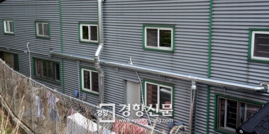 [경향포토]장성 효사랑 요양병원 창문1