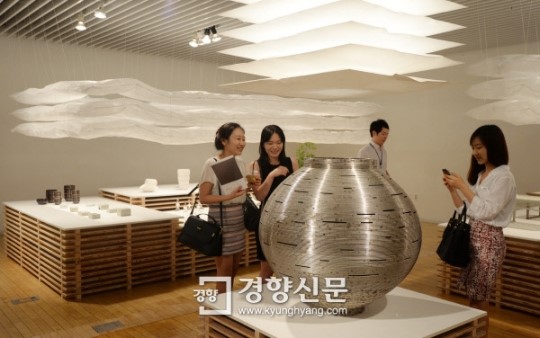 [경향포토]공간에 스며든 공예