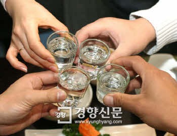 매일 소주한잔 이상 술마시는 여성, 자궁경부암 위험 높다