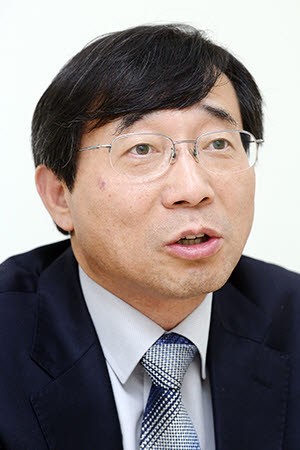 [이 사람]문인들에 무료 질병·건강 자문 서홍관 교수
