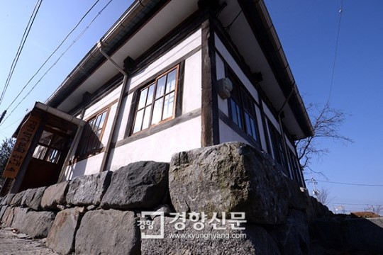 [광복 70주년 기획 - 사진으로 보는 일제강점기 건축 기행]갑문·조선식산은행·노동조합… ‘쌀 수탈’ 한 서린 객주의 흔적들