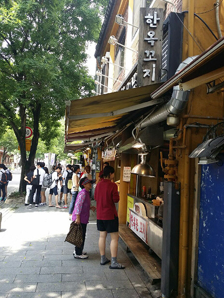 전주 한옥마을 이미지 안 맞는 ‘꼬치구이점 퇴출’ 선언