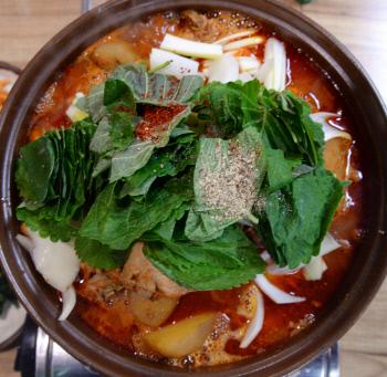 닭요리 전문점 65곳 ‘역사만큼 깊은 맛’…“어느 집이 맛있나 묻지 마세요”
