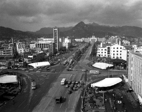 [기타뉴스]서울 개발의 그림자···‘불도저시장’ 김현옥