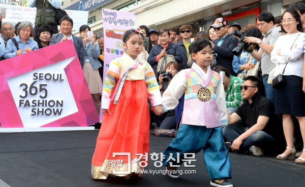 [경향포토]남대문 아동복 패션쇼
