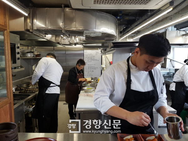 미술관 속으로 들어간 레스토랑