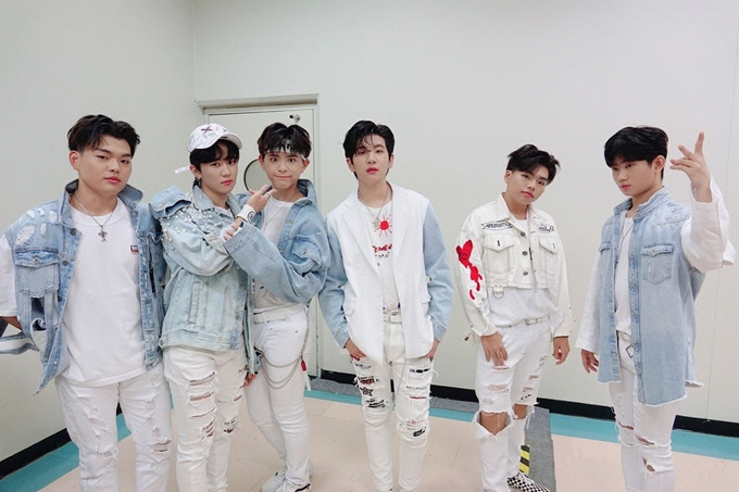 폭행 파문 더 이스트라이트, 소속사와 계약 해지