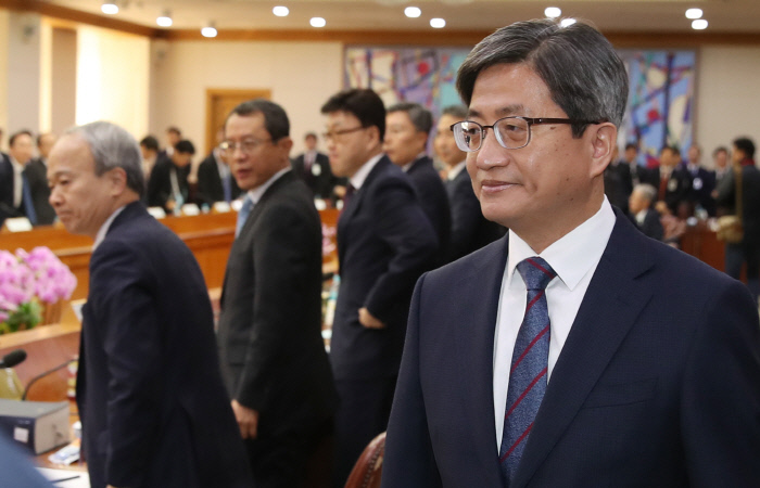 박병대·고영한 구속영장 기각됐는데···김명수 “사법부 겪는 아픔은 성장통”
