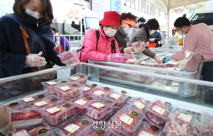 한우 직거래장터 개최[포토뉴스]