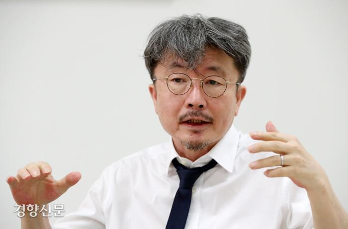 “OTT에 빛바랜 영화의 영광…이젠 ‘극장 울타리’ 벗어나야”[논설위원의 단도직입]