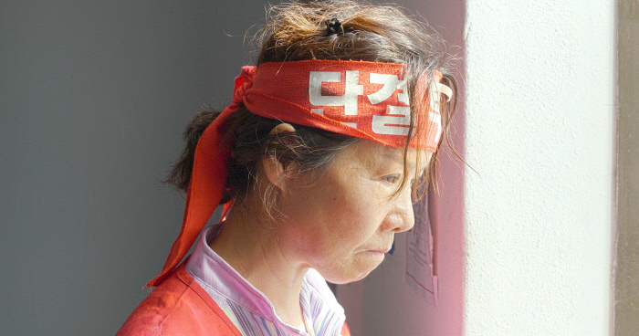 “성폭력 생존자도 볼 수 있는 성폭행 영화가 돼야 했다”…<갈매기>의 김미조 감독[인터뷰]