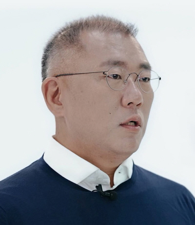 “AI 연구소 설치·로보틱스 본격화”