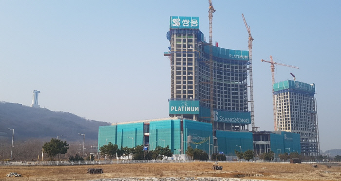 미사일기지 양보까지 했는데... 인천 미단시티 복합리조트, 4번씩이나 사업변경 신청