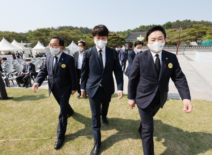 이준석 “5·18 정신 원포인트 개헌 와닿지 않아···지방선거 이후 논의”