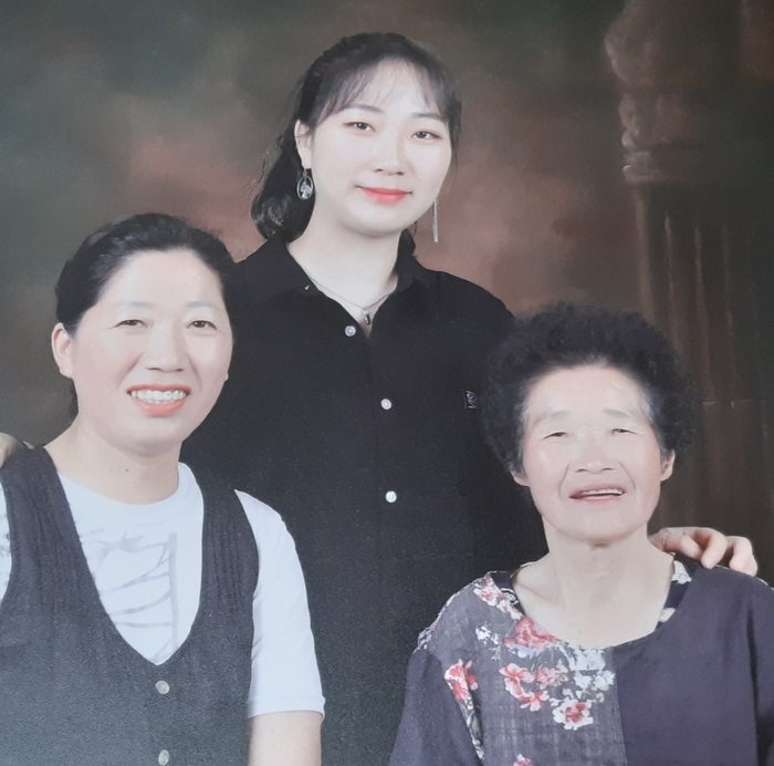 할머니에서 딸, 손녀로 이어진 담양군 ‘전통 엿’…“옛 제조법 힘들지만 ‘우리것’ 자부심”