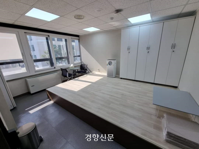 이재명 “당사 청소노동자 휴게실 지상 이전…쾌적한 노동 보장”
