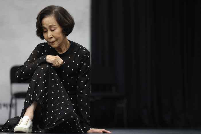 연기 인생 60년, 손숙이 전하는 “삶에 대한 찬가”[플랫]