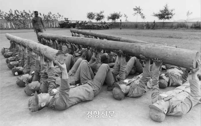 삼청교육대 서류에 찍힌 ‘전두환 도장’···진실화해위 “신군부 세력 개입”