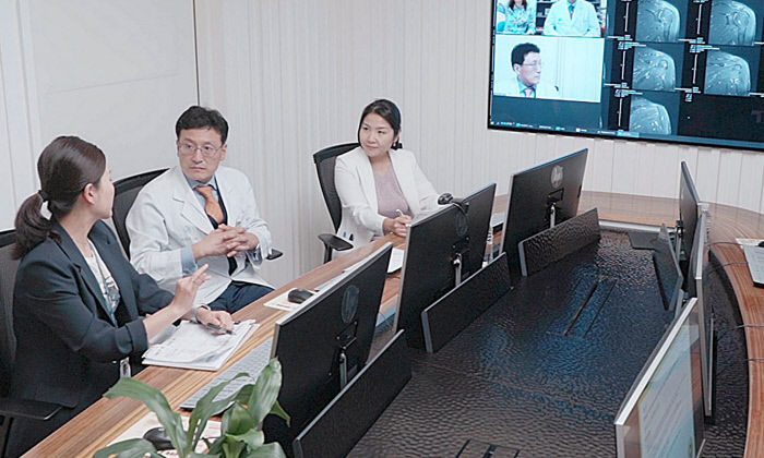 의료 연수 다양화·해외 ‘원격 진료’까지…언어·문화·종교의 벽 허문 서울아산병원