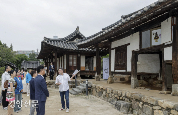 세이버스코리아, K-헤리티지 아트전, 반아호연’ 전시회 개최[경향포토]