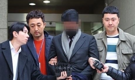 ‘이선균 협박’ 강남 룸살롱 여실장·의사 마약 투약 ‘실형’