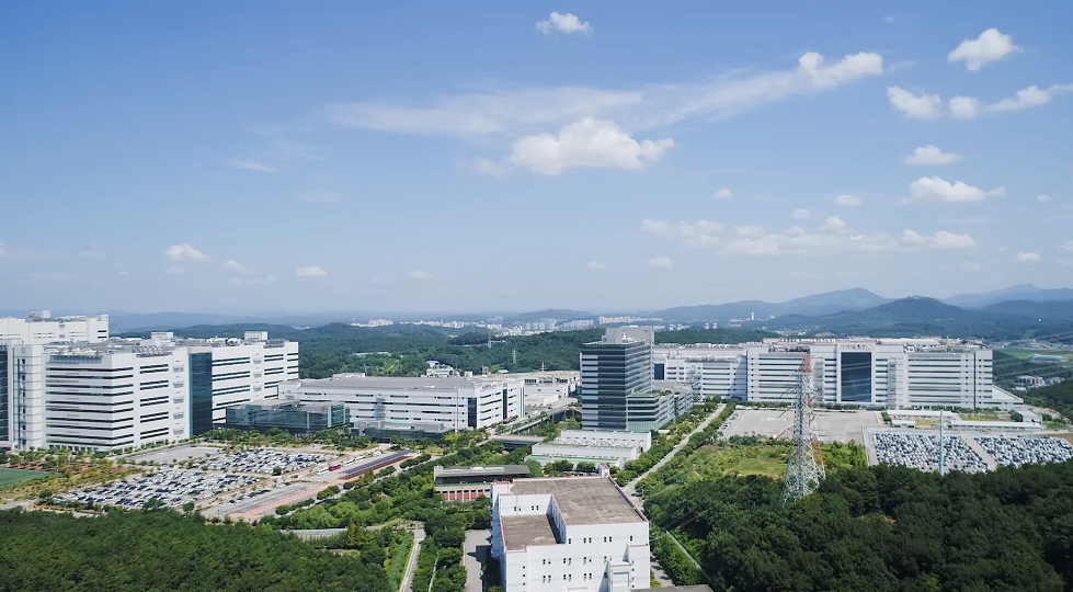LG디스플레이, 파주에 7000억원 투자해 OLED 설비 늘린다