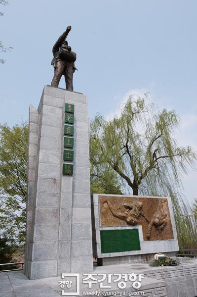 [광복 70년 역사르포](9) 5·16쿠데타 첫 총격전-한강대교 남단…넘으려는 자, 막으려는 자 정반대의 군인상이 교차