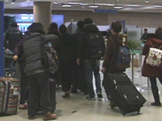 [단독] '엔진 이상' 22시간 연착...수백 명 분통