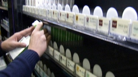 몇시간 뒤면 2천원 오르는데... 담배 살 곳이 없다