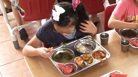 전국 첫 무상급식 충북도 중단 위기