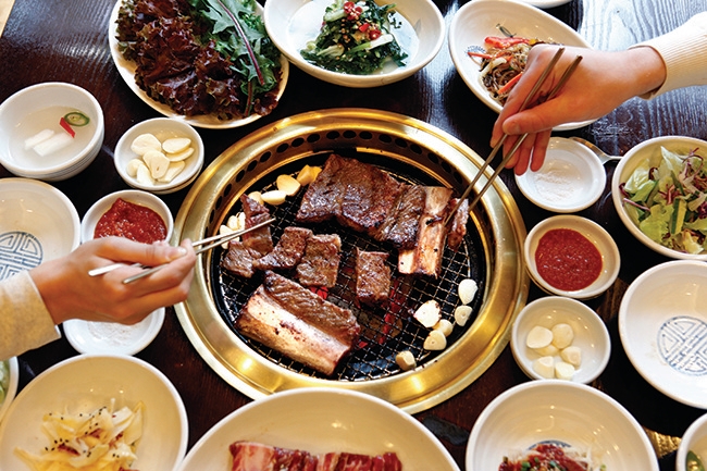 [커버스토리 | 테마 휴가지 식도락] 성남의 자랑 평양냉면 수원의 명물 왕갈비