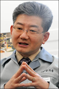 원자재값 급등에 한숨… 국수공장 강식품에 가보니