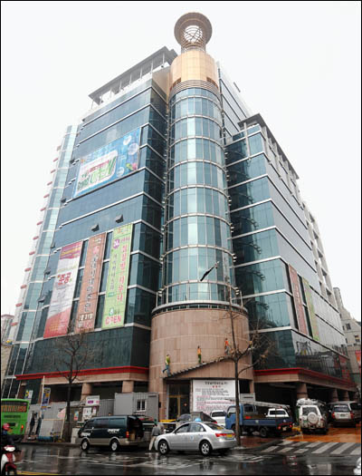 경매 달인 수천억 부채 남기고 잠적