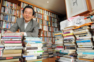 김삼웅 책 없는 왕궁보다 책이 있는 누옥 택할 것
