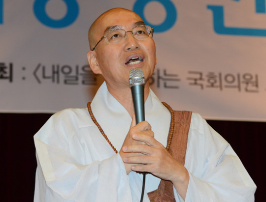법륜 헌법정신 벗어나면 지도자 되기 어려워