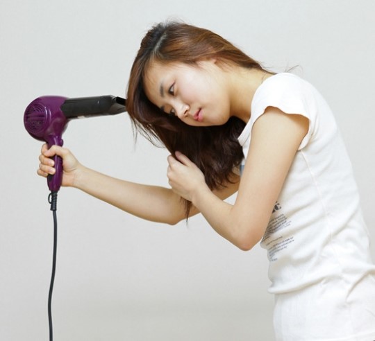 푸석푸석하고… 휑해지고… 힐링 가을철 모발의 아우성