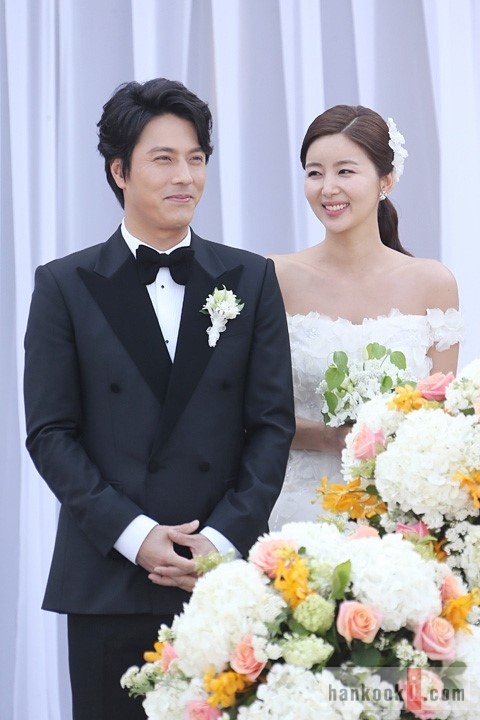 한재석 싱글벙글…박솔미에게 하트 발사