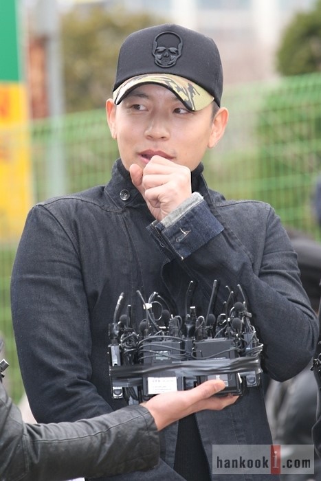 안마소 출입 파문 세븐, YG와 전속 계약 종료돼