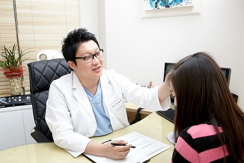 앞머리 없는 여신 스타일, 헤어라인교정으로 완성
