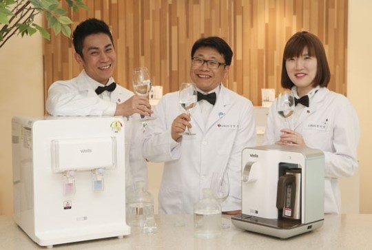 물맛을 보증합니다! 우리는 워터 소믈리에