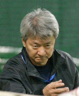 천보성 KBO 운영위원 모교 한양대 지휘봉