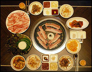 [맛집 멋집] 양재동 <황토골드 돼지까페]