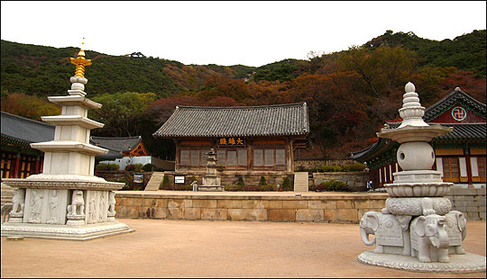 [여행] 대웅전 앞뜰에 서서 석양에 젖어보라 예산 수덕사