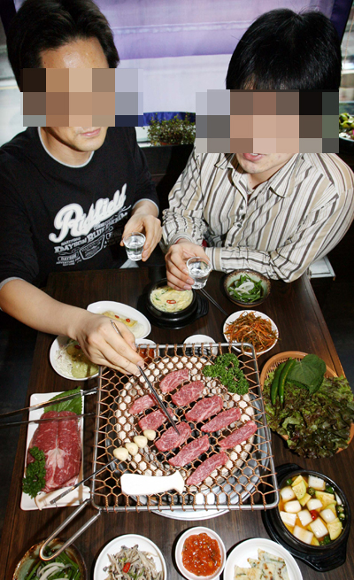 마음은 웰빙주의 몸은 고깃집